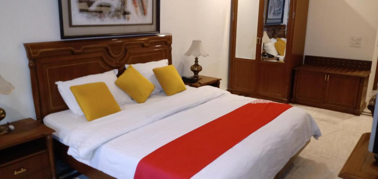 Hotel Fabexpress Kwality Regency à Chandīgarh Extérieur photo