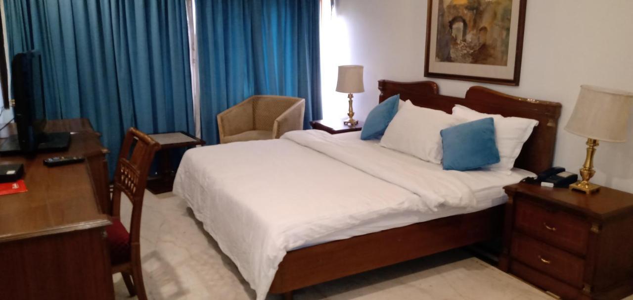Hotel Fabexpress Kwality Regency à Chandīgarh Extérieur photo