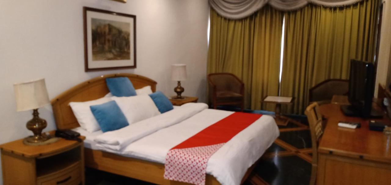 Hotel Fabexpress Kwality Regency à Chandīgarh Extérieur photo