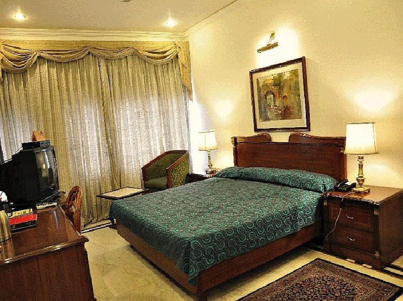 Hotel Fabexpress Kwality Regency à Chandīgarh Chambre photo