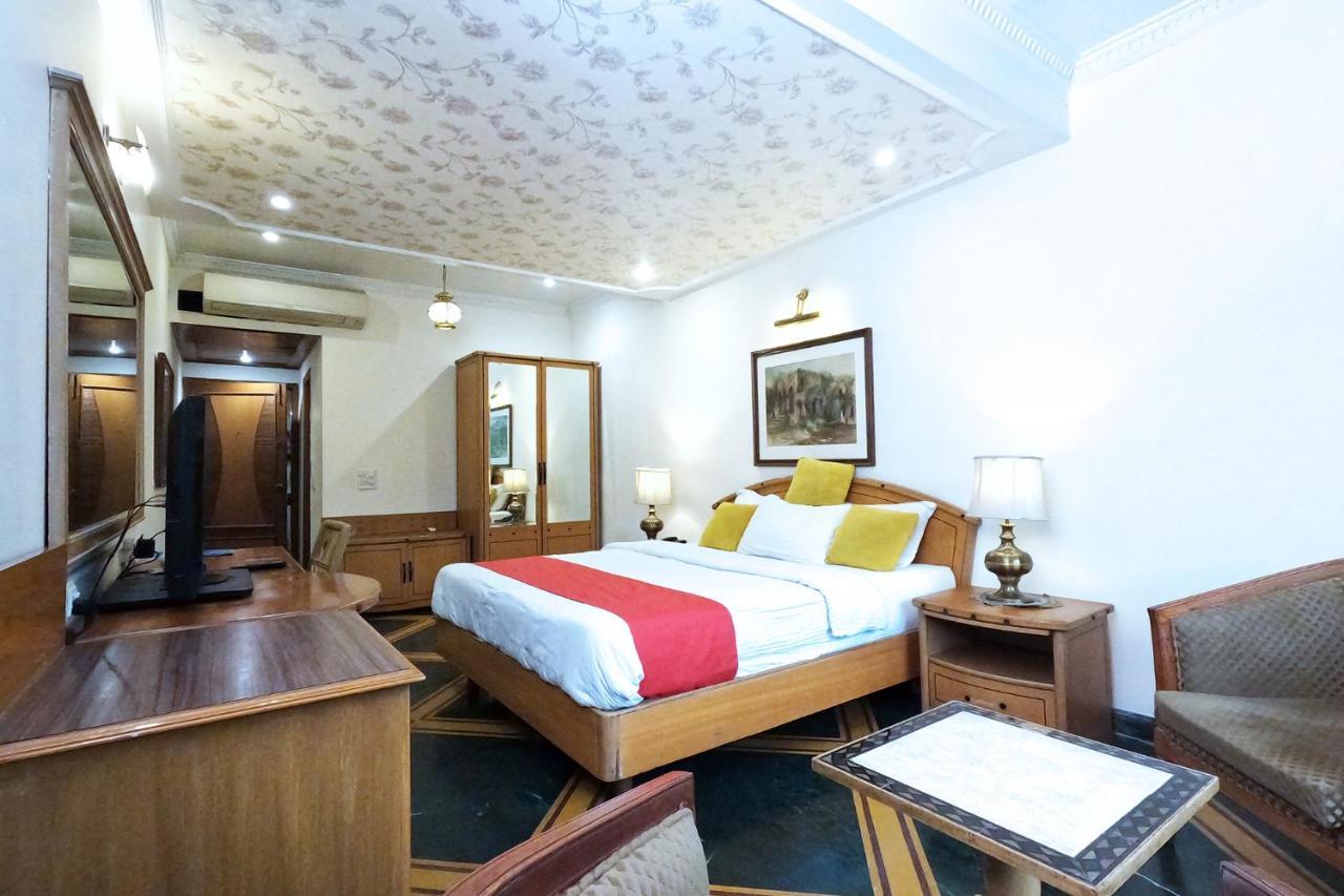 Hotel Fabexpress Kwality Regency à Chandīgarh Extérieur photo