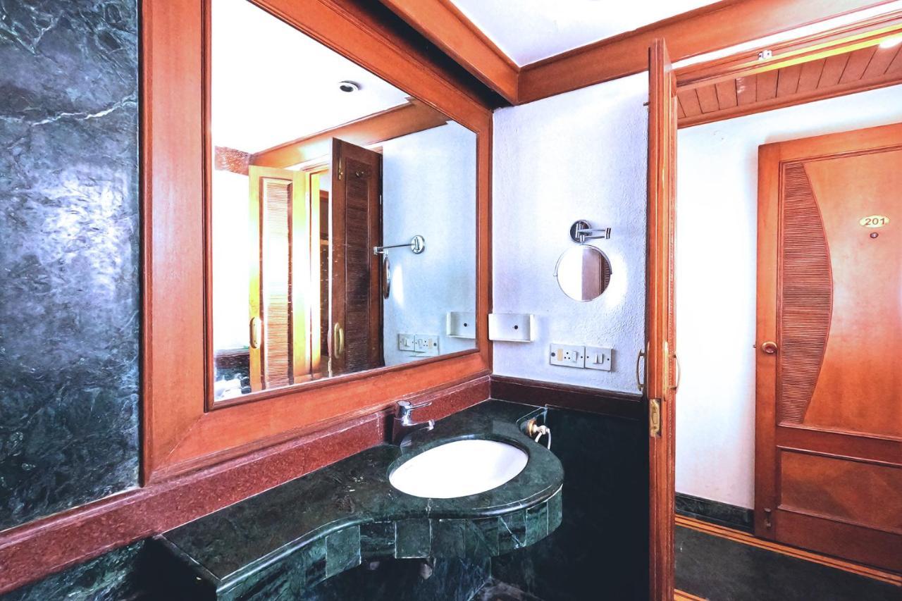 Hotel Fabexpress Kwality Regency à Chandīgarh Extérieur photo